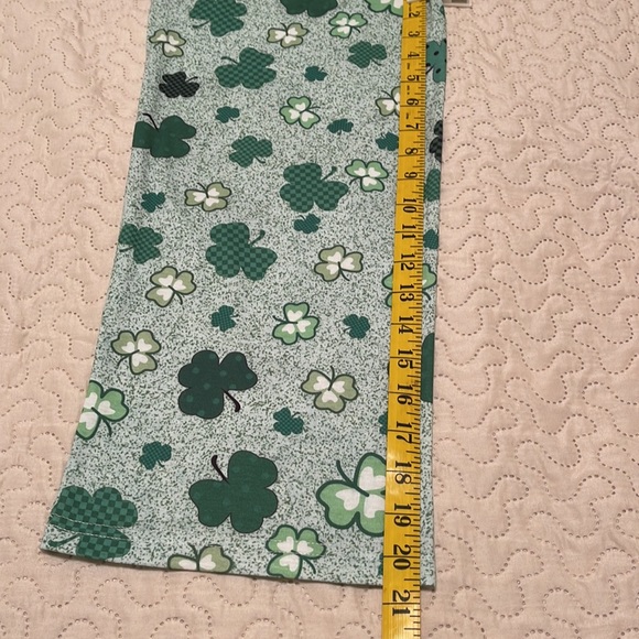 Women’s Size Large Shamrock St Patrick’s Shirt - Picture 13 of 15